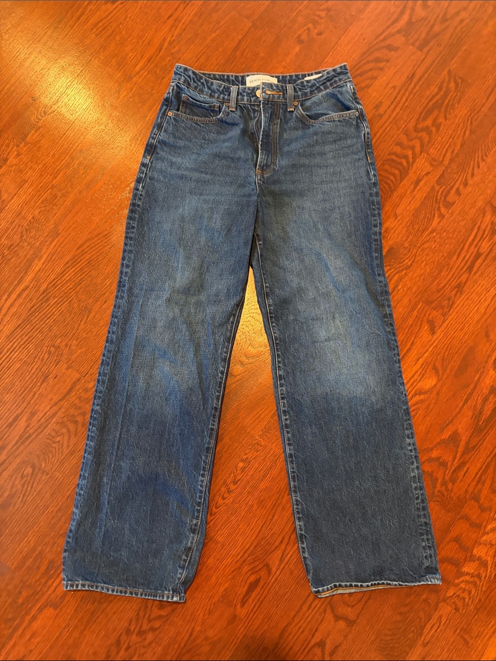 Aritzia Women’s Straight-Leg Jeans in Medium Blue
